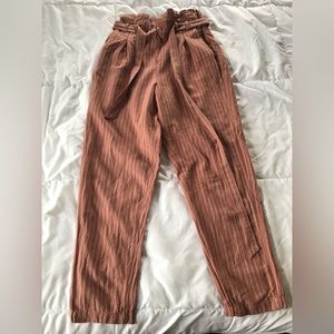 American Eagle summer pants with belt and high waist B